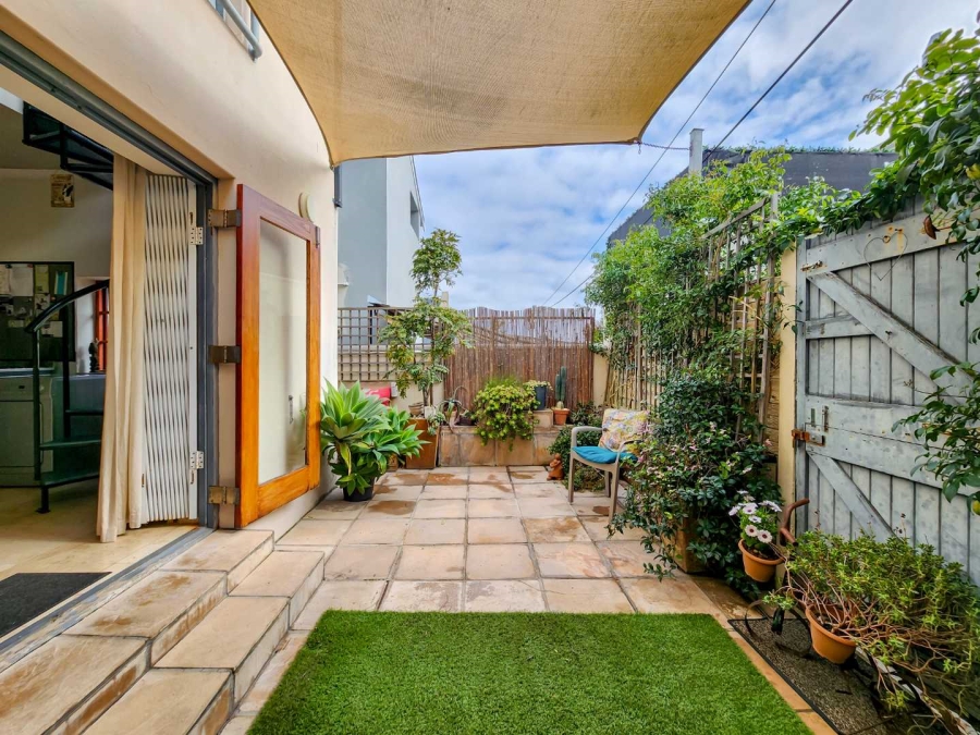 2 Bedroom Property for Sale in Sea Point Western Cape